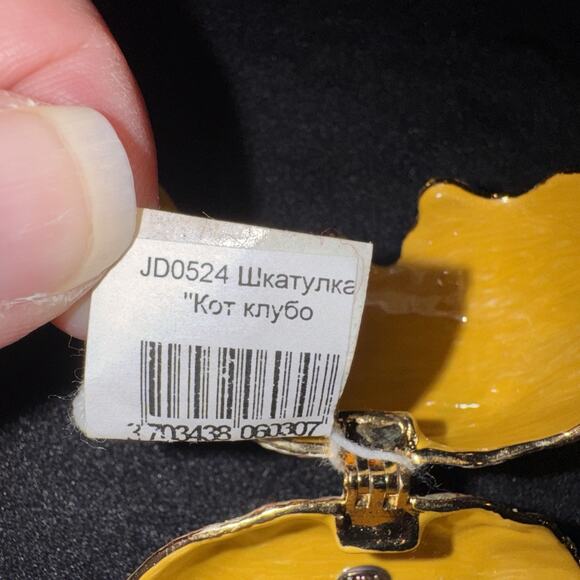 Enamel Metal Trinket Box of A Cat with Crystal Embelishment Vintage - Picture 6 of 11